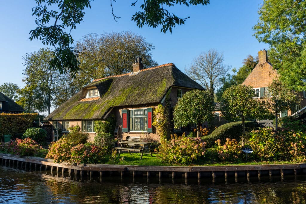 visiting Giethoorn