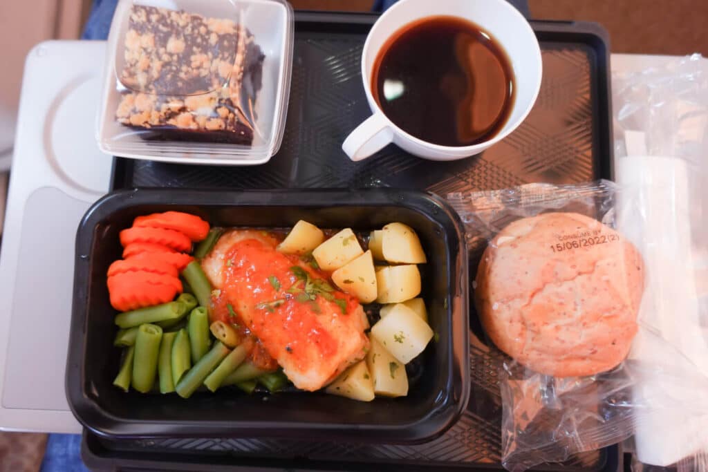 What To Eat and Avoid Before After A Long Haul Flight Air Doctor