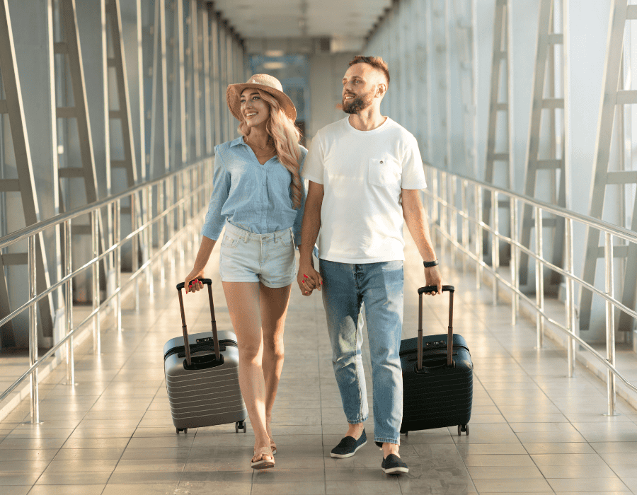 staying safe while traveling as a couple